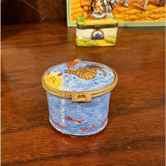 Roll of Ribbon Stamps “Trinket Box” Ceramic - Picture 2 of 7